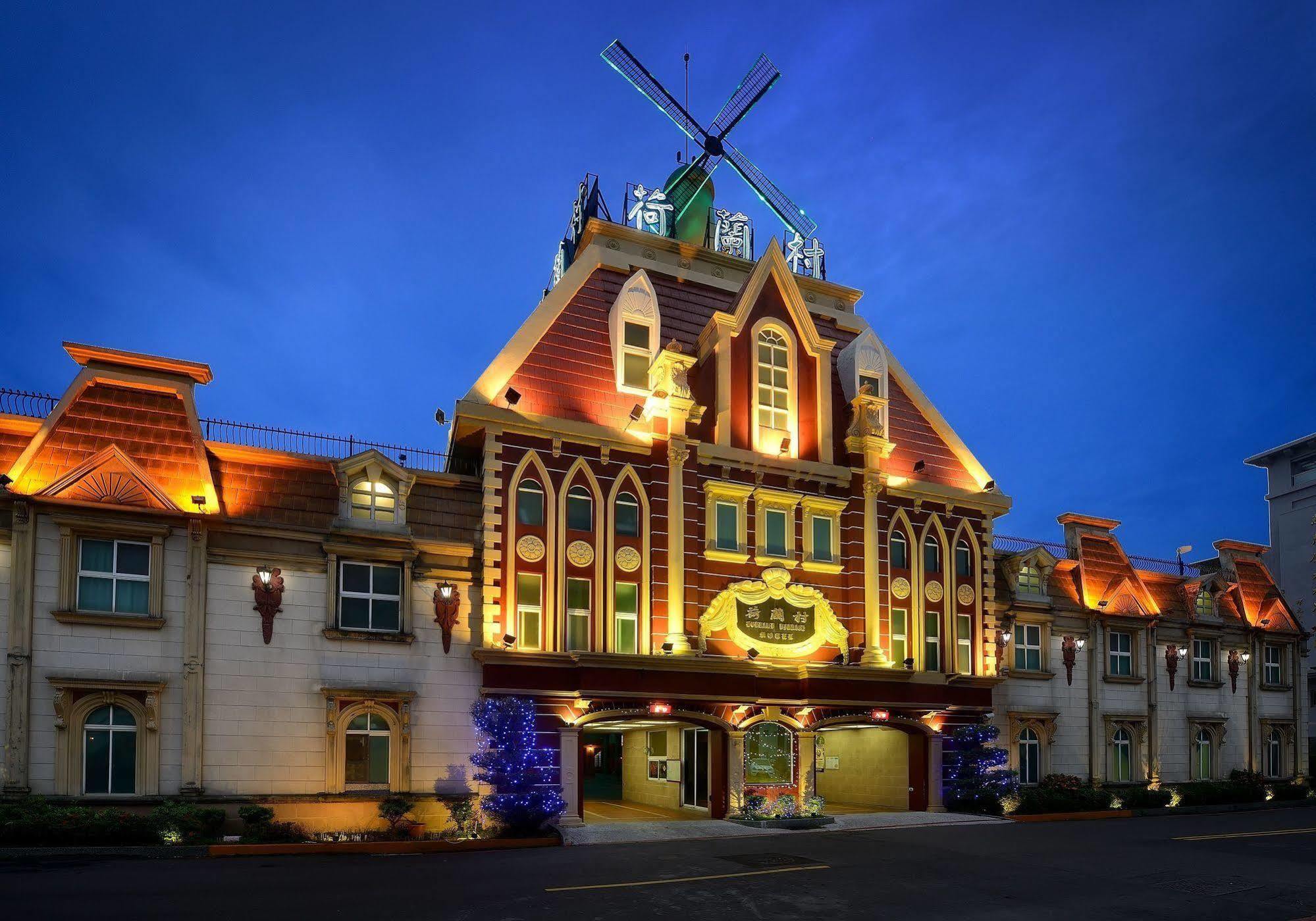 Holland Village Motel Tainan Exterior photo